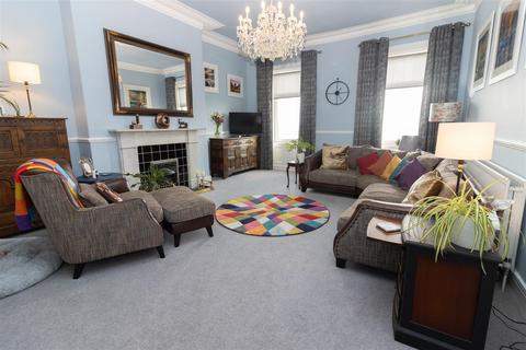 3 bedroom maisonette for sale, Percy Gardens, Tynemouth