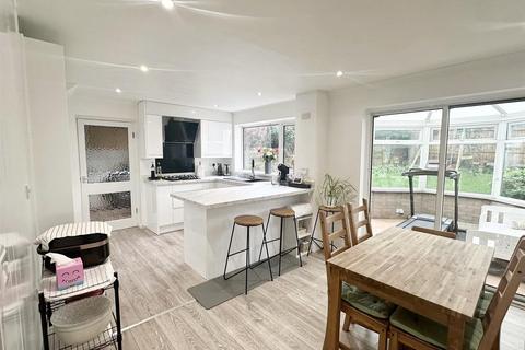 1 Thorpe Close, Sutton Coldfield, B75 6SB