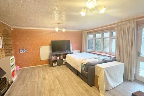 1 Thorpe Close, Sutton Coldfield, B75 6SB