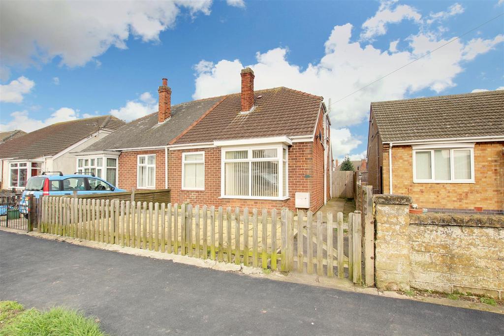 St. Andrews Road, Mablethorpe LN12 3 bed semidetached bungalow for sale £189,950