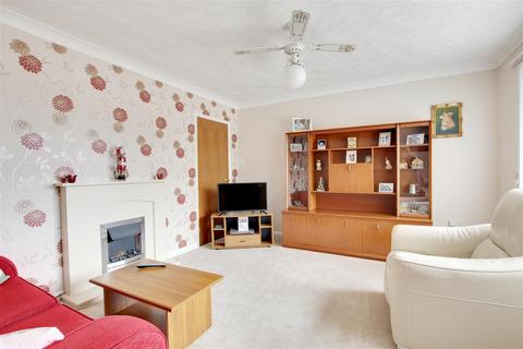 2 bedroom detached bungalow for sale, The Green, Mablethorpe LN12