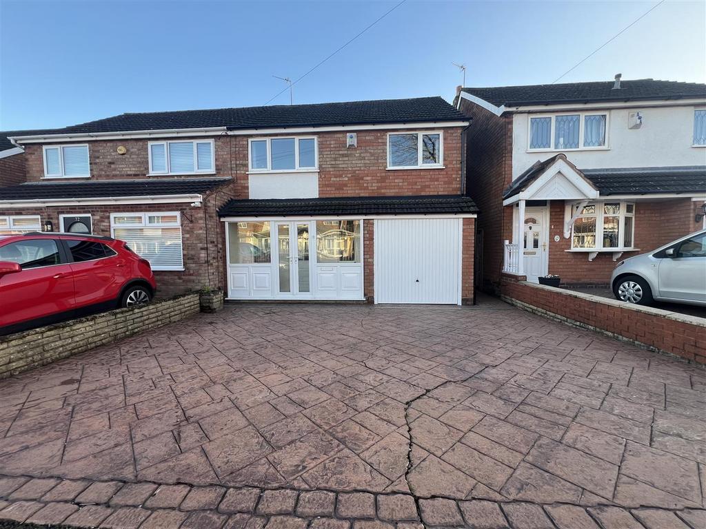 Kinross Crescent, Great Barr, Birmingham 3 bed semidetached house for
