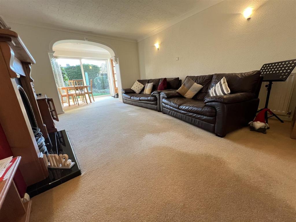 Kinross Crescent, Great Barr, Birmingham 3 bed semidetached house for