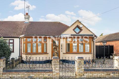 2 bedroom semi-detached bungalow for sale, Curtis Road, Hornchurch