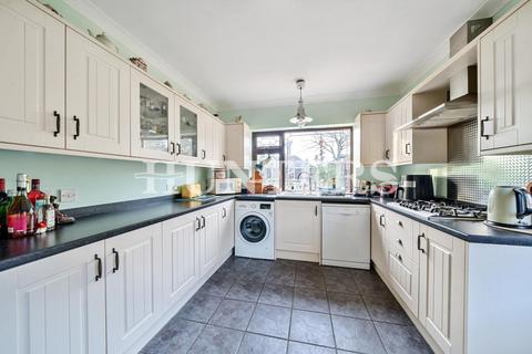 2 bedroom semi-detached bungalow for sale, Curtis Road, Hornchurch