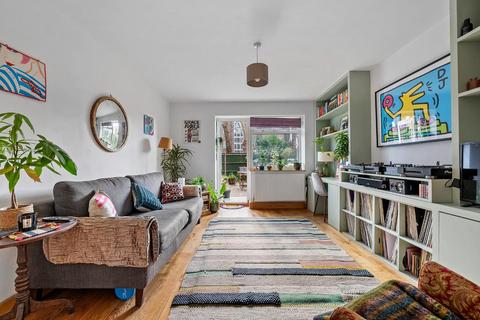 205 Lordship Road, London, N16 5HG