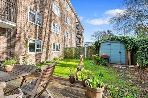 205 Lordship Road, London, N16 5HG