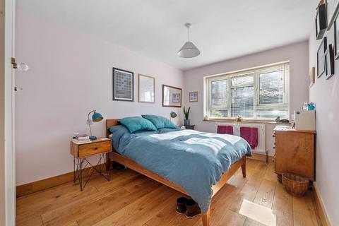 205 Lordship Road, London, N16 5HG