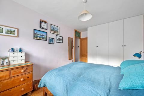 205 Lordship Road, London, N16 5HG