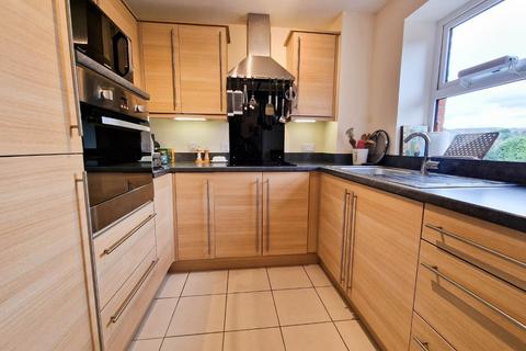 1 bedroom apartment for sale, Stroudwater Court, Cainscross Road, Stroud