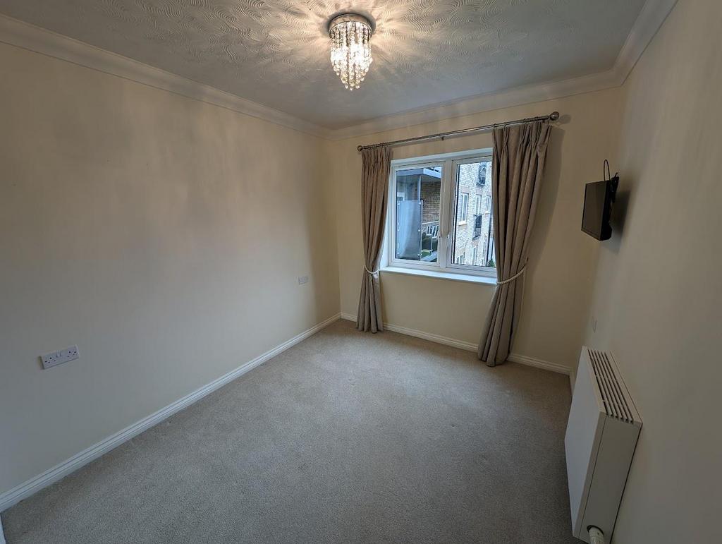 24 Trewin Lodge Bedroom 2.jpg