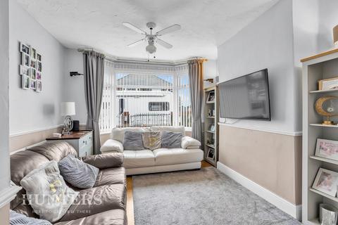 16 Thorley Close, Chadderton, Oldham, OL9 8DT