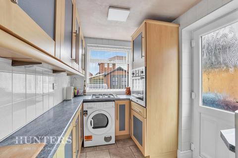 16 Thorley Close, Chadderton, Oldham, OL9 8DT