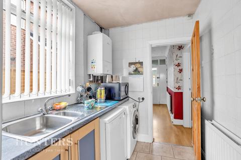 16 Thorley Close, Chadderton, Oldham, OL9 8DT