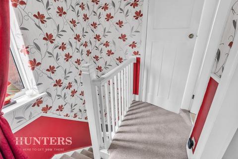 16 Thorley Close, Chadderton, Oldham, OL9 8DT