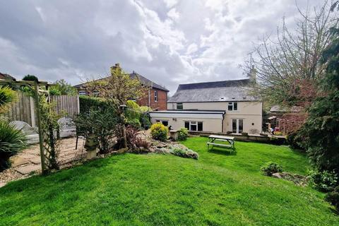 Property for sale, Bath Road, Stonehouse, Gloucestershire