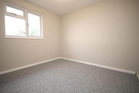 3 bedroom house to rent - Rowan Close, Guildford