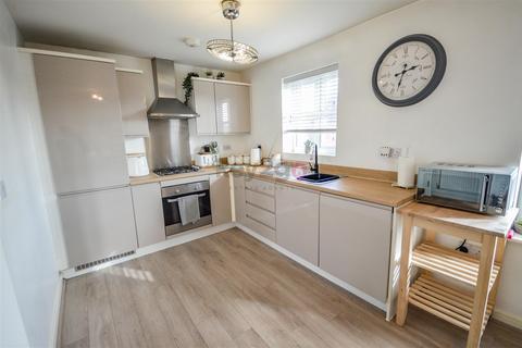 2 bedroom flat for sale - Vicarage Walk, Clowne, Chesterfield, S43