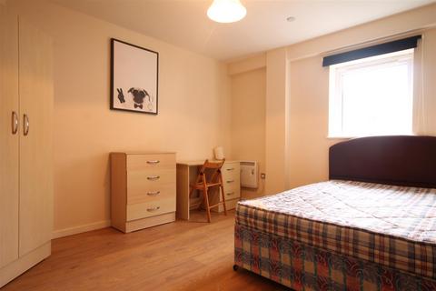 4 bedroom apartment to rent - 43 Rialto, City Centre