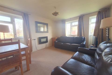 16 Aviemore Close, Nuneaton, CV10 7JJ