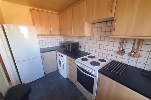 16 Aviemore Close, Nuneaton, CV10 7JJ
