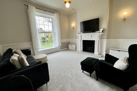 3 bedroom terraced house for sale, Heathfield Terrace, Skircoat Green, Halifax