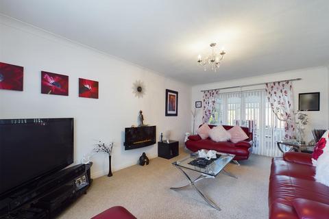 3 bedroom detached house for sale, Mordacks Road, Bridlington