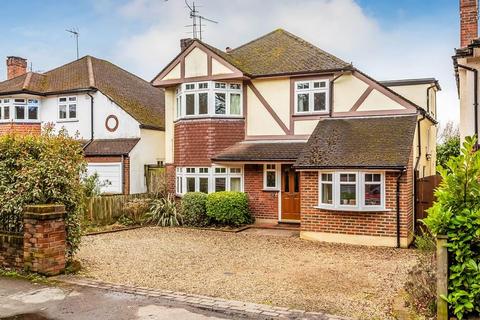 19 Randalls Road, Leatherhead, KT22 7TQ