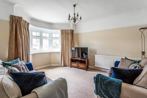 19 Randalls Road, Leatherhead, KT22 7TQ