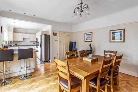 19 Randalls Road, Leatherhead, KT22 7TQ