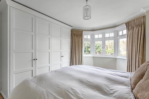 19 Randalls Road, Leatherhead, KT22 7TQ