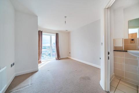 2 bedroom flat to rent - Cowdrey Mews, London, SE6 3AP