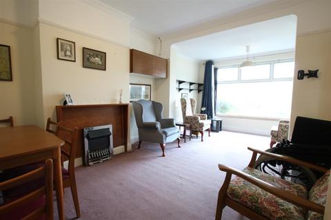 12 Sunmead Close, Fetcham, Leatherhead, KT22 9AP