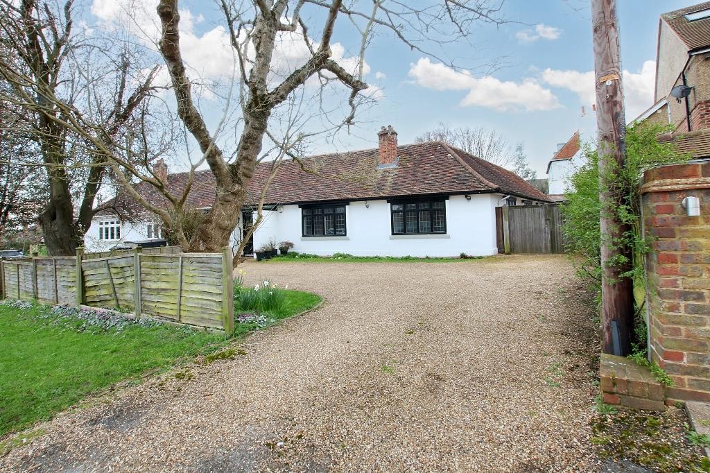 LODGE ROAD, FETCHAM, KT22 3 bed semidetached bungalow for sale £799,950