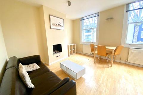 2 bedroom apartment to rent, Kew Road, Richmond