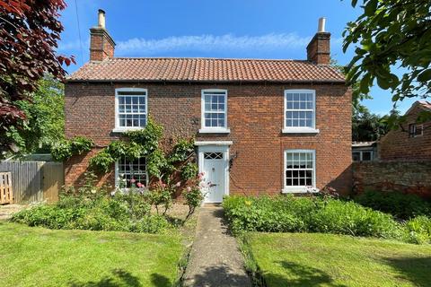 3 bedroom detached house for sale, Station Road, Morton, Bourne