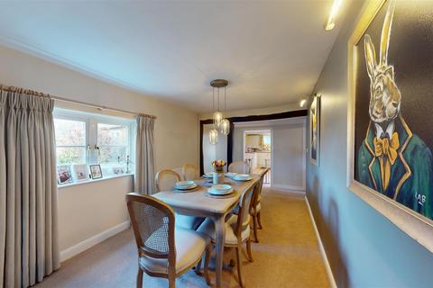 4 bedroom detached house for sale, Station Road, Morton, Bourne