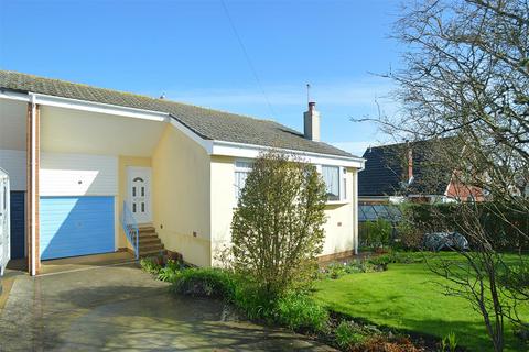 2 bedroom bungalow for sale, POPULAR VILLAGE LOCATION * NITON