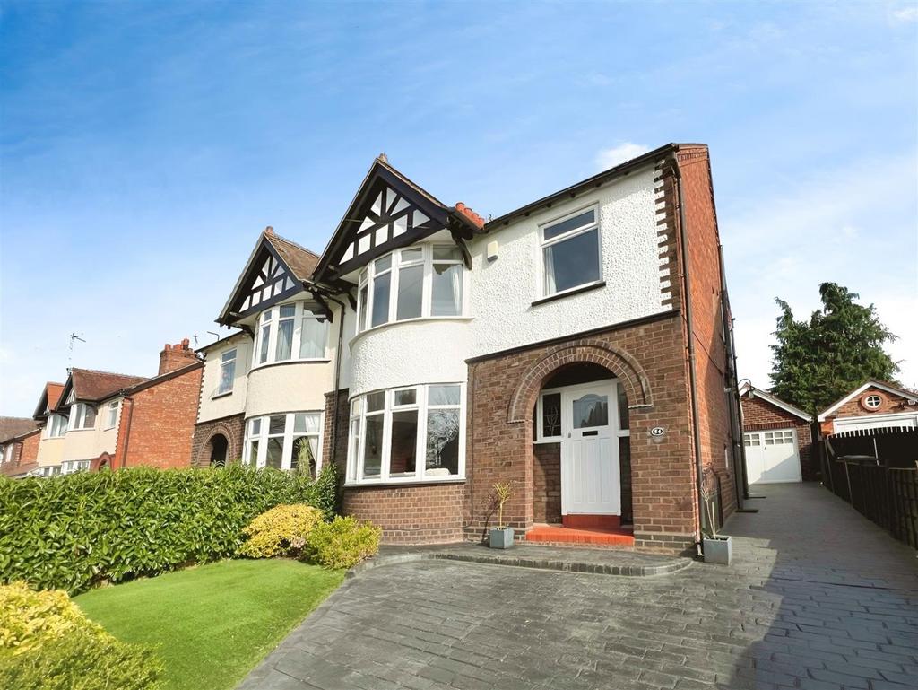 Carlton Road, Northwich 3 bed semidetached house for sale £365,000