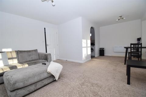 3 bedroom apartment to rent - Lakeside Court, Normanton WF6
