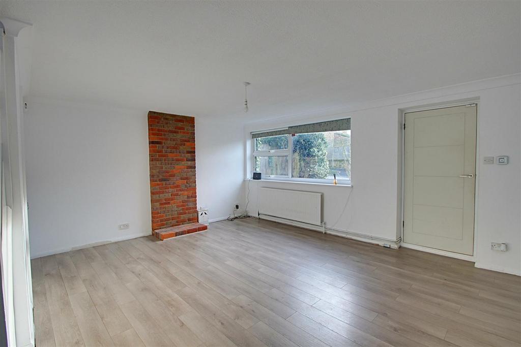 Living Room 2.jpg