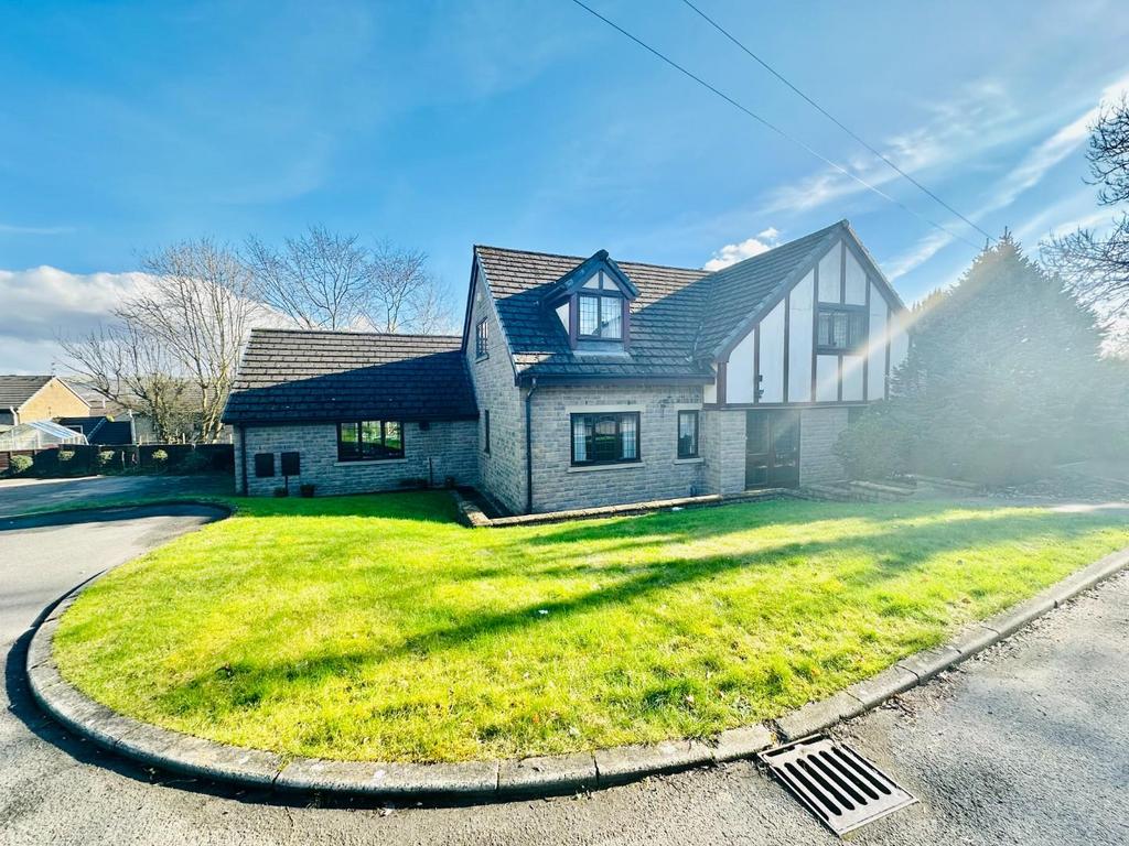 Cairns Close, Barrowford 4 bed detached house for sale £450,000