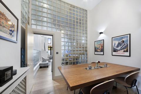 4 bedroom house to rent, Plough Terrace, SW11