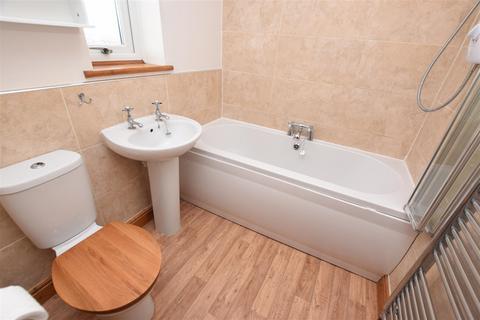 3 bedroom terraced house for sale, St. Helens Crescent, Brigsley DN37