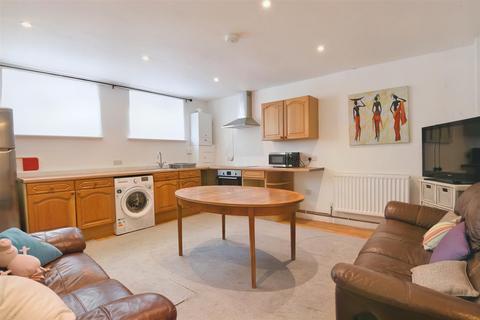 1 bedroom flat for sale, Bridge Street, Sturminster Newton