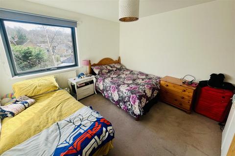 2 bedroom apartment for sale - Ridge Close, Huddersfield HD4