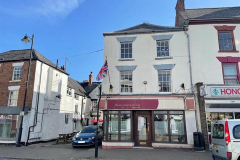 4 bedroom flat for sale, Market Place, Coleford