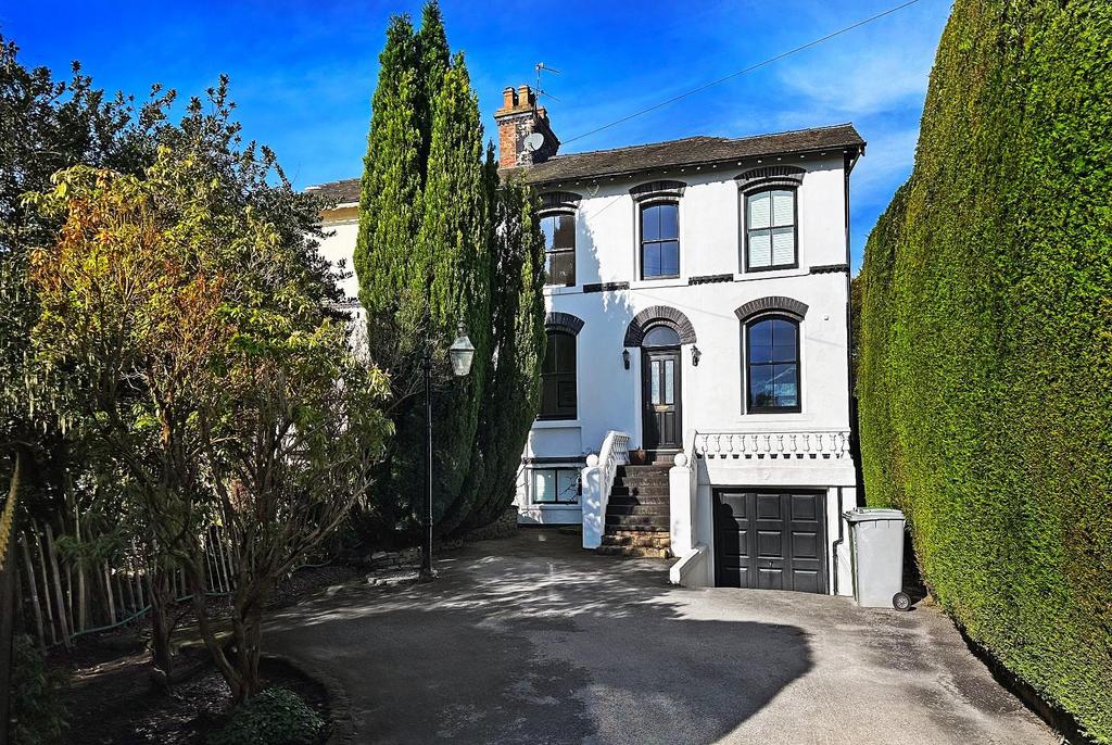 Willow Bank, Timperley 4 bed semidetached house for sale £875,000