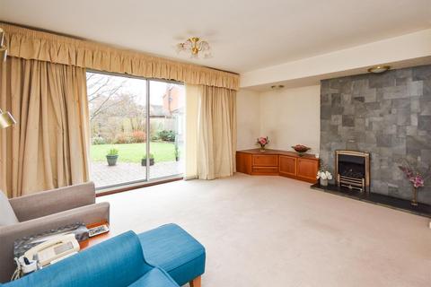 10 Ashley Gardens, Codsall, Wolverhampton, WV8 1AX