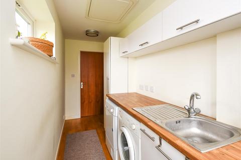 10 Ashley Gardens, Codsall, Wolverhampton, WV8 1AX